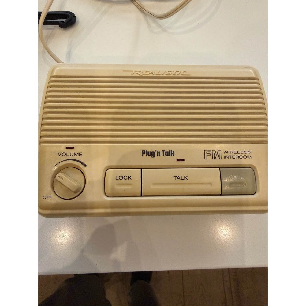 Vintage Realistic Plug n Talk FM Wireless Intercom Radio Shack 43-204 Beige